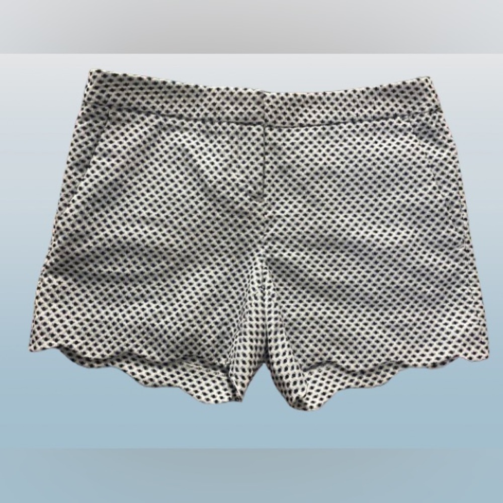 Saint Tropez West Shorts, Sz 2, 4 Pockets, 12” Long, 3.5” Inseam, Scalloped Hem